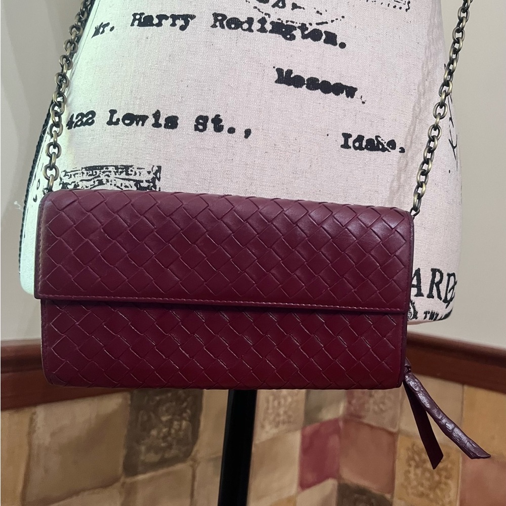 EUC Bottega Veneta Wallet with Certificate of Authenticity